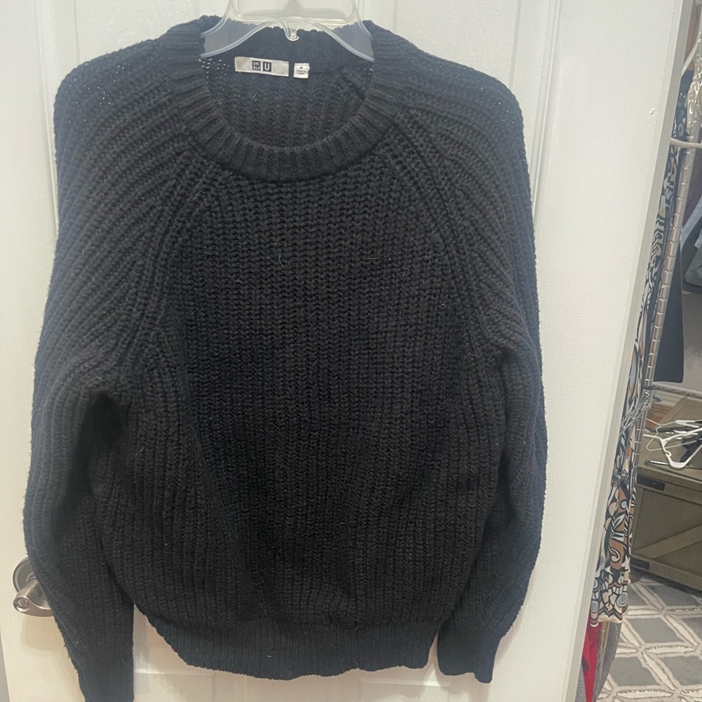 Uniqlo black sweater, long sleeve pullovers med